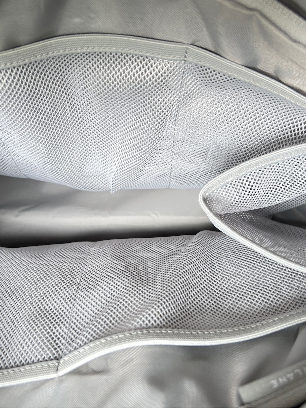Everlane ReNew Transit 3-Way Tote in Black - Like New - Picture 5 of 8